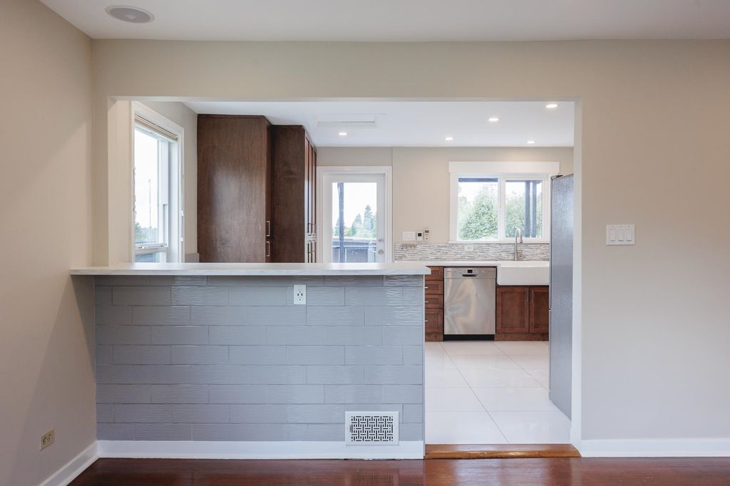 listing image 1104771981951558880