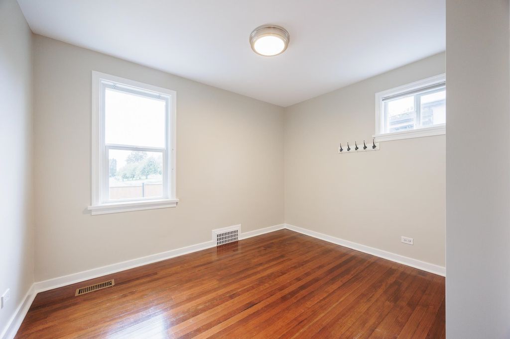 listing image 1103432351203699050