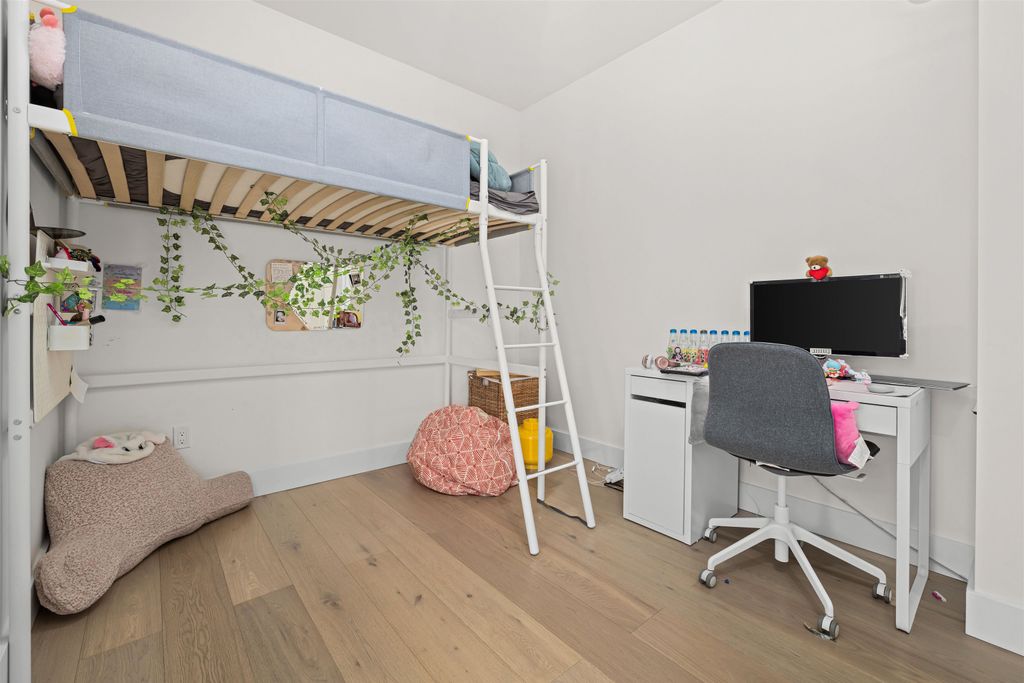 listing image 1102192393502182761