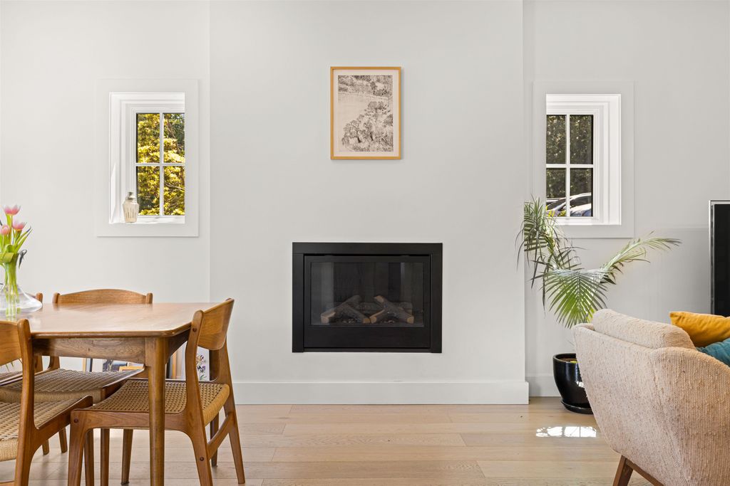 listing image 1108270774874346236