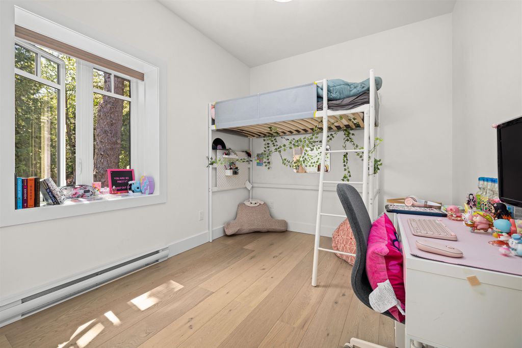 listing image 1103363376764227896