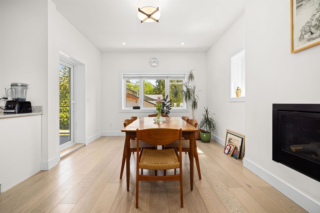 listing image 1106361068630131742