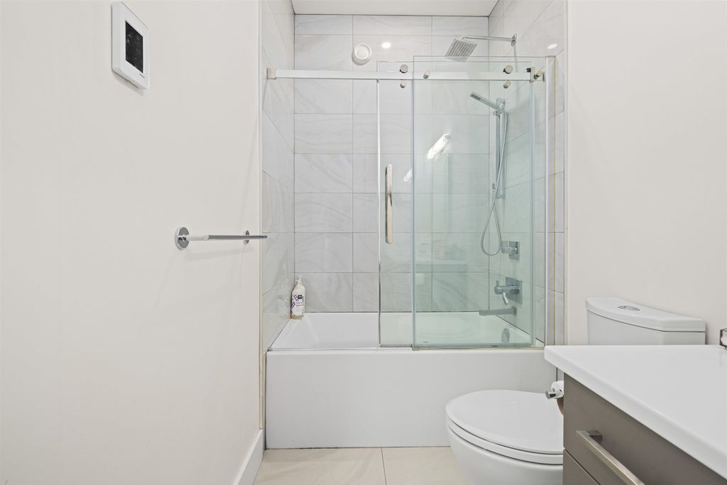 listing image 1105845137986516429