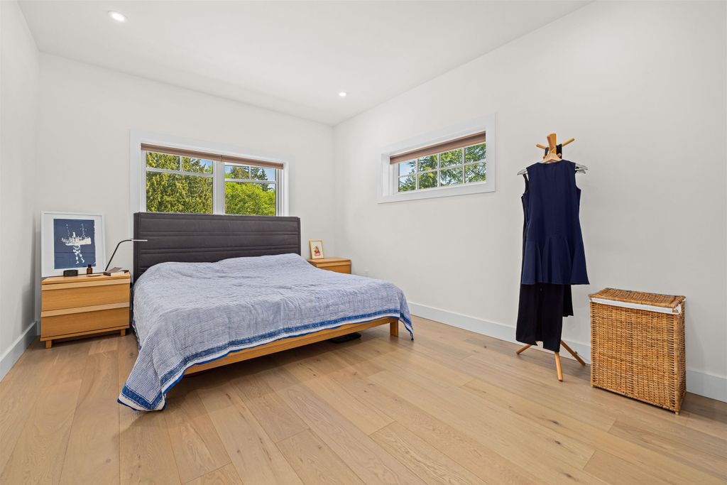 listing image 1106235847900515721