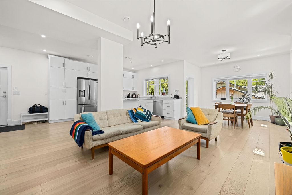 listing image 1102528469537626833
