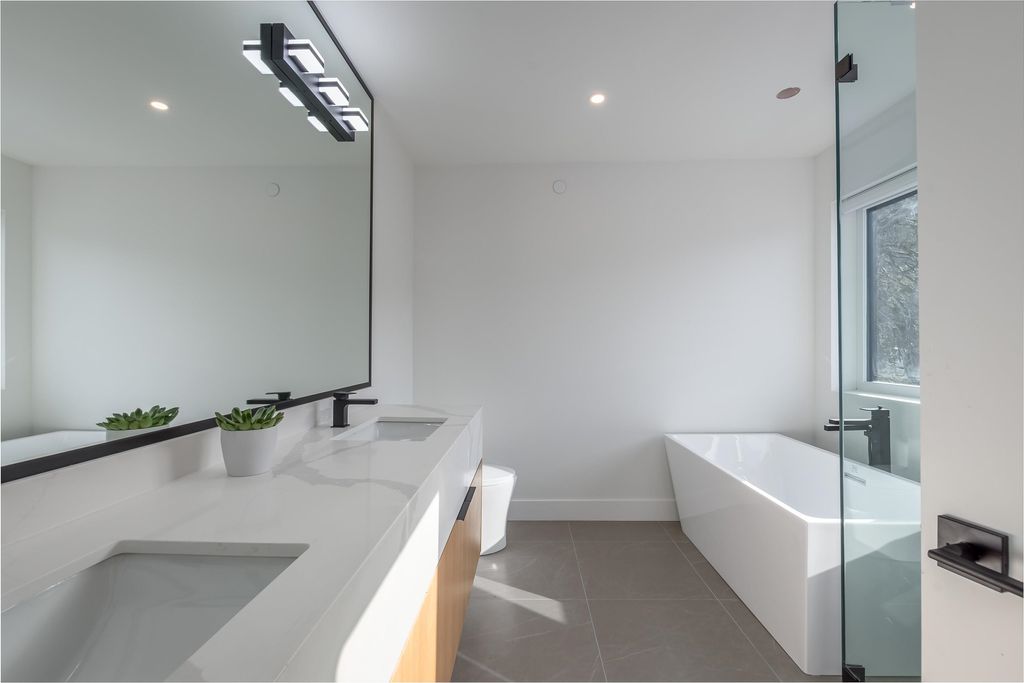 listing image 1103685433480018115