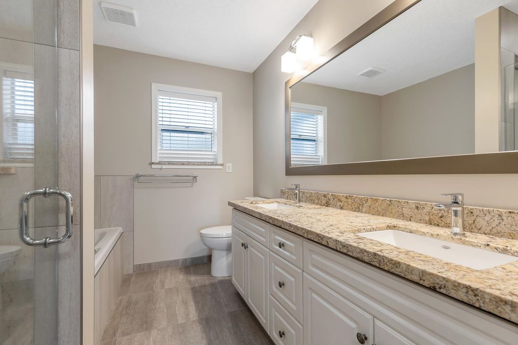 listing image 1104810299085167079