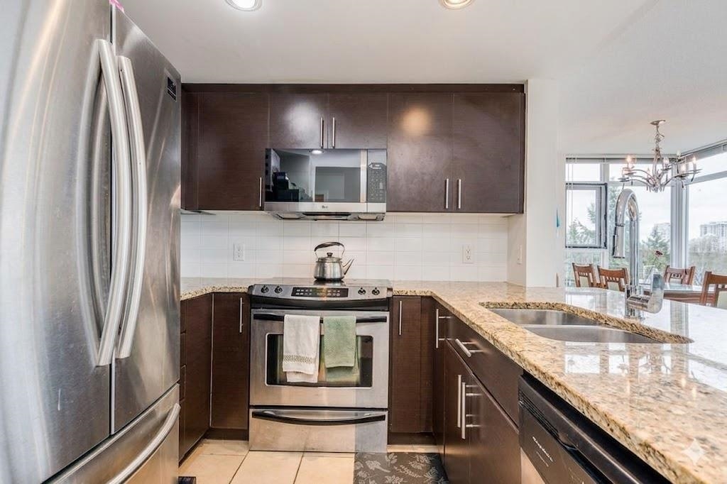 575 Delestre Avenue 806