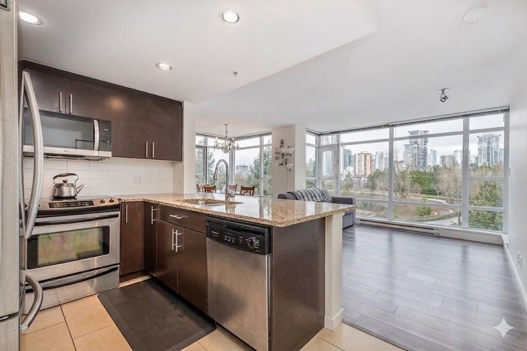 575 Delestre Avenue 806