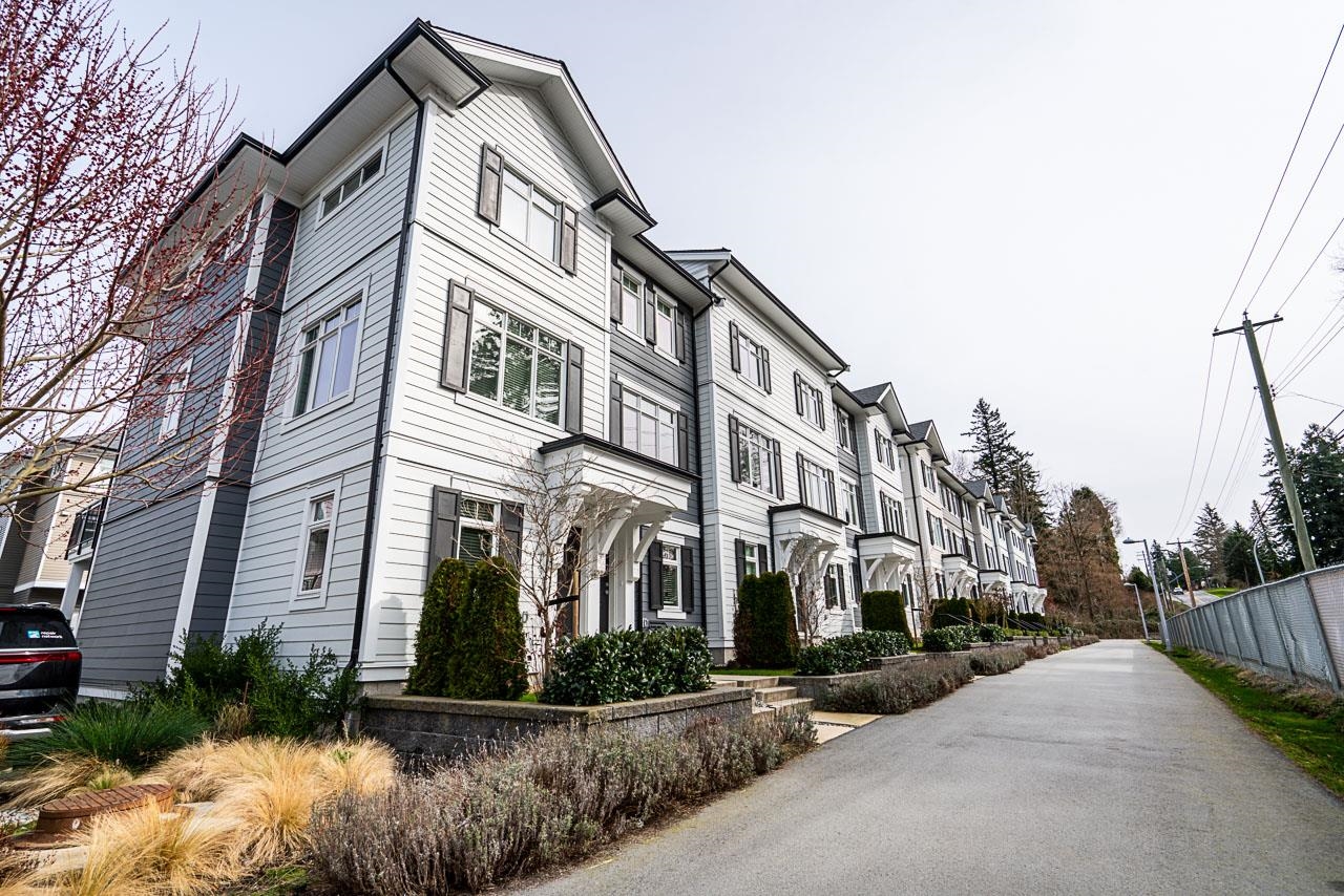 2070 Oak Meadows Drive 24