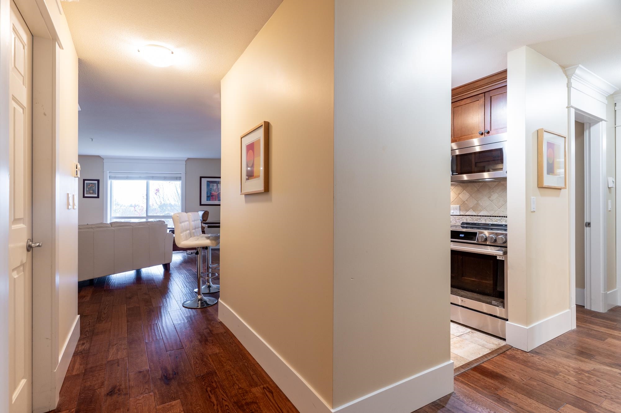 15150 29a Avenue 305