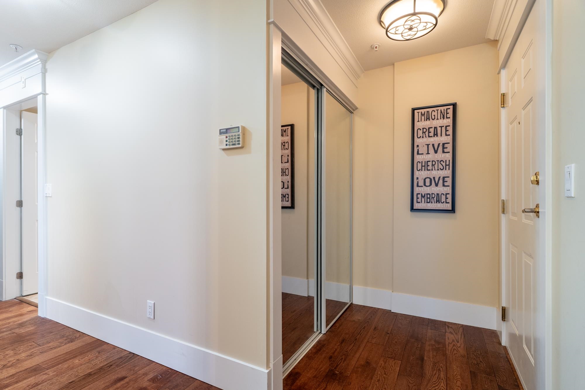 15150 29a Avenue 305