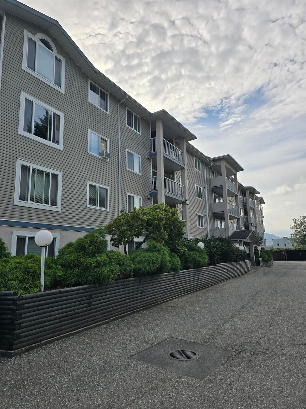 Photo of 8537 Young Road #103, Chilliwack, BC V2P 4P2 (MLS # R3156412)