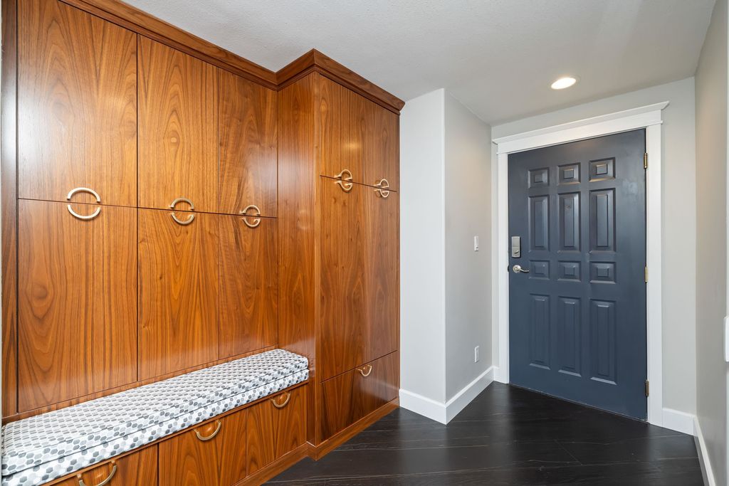 listing image 1106674171856083612