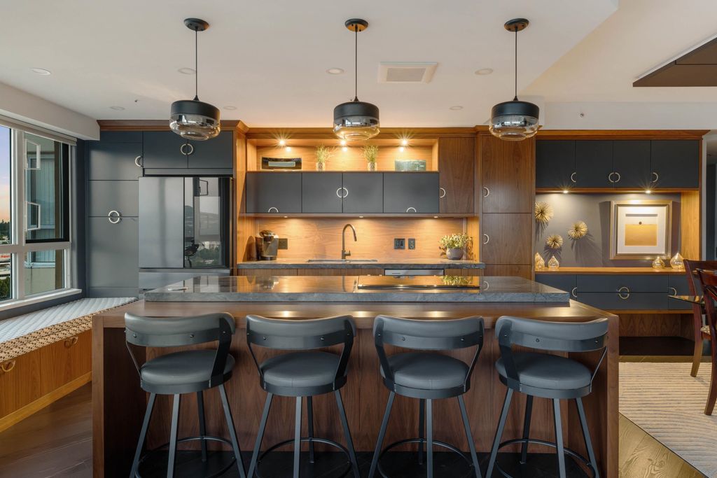 listing image 1100516656472205699