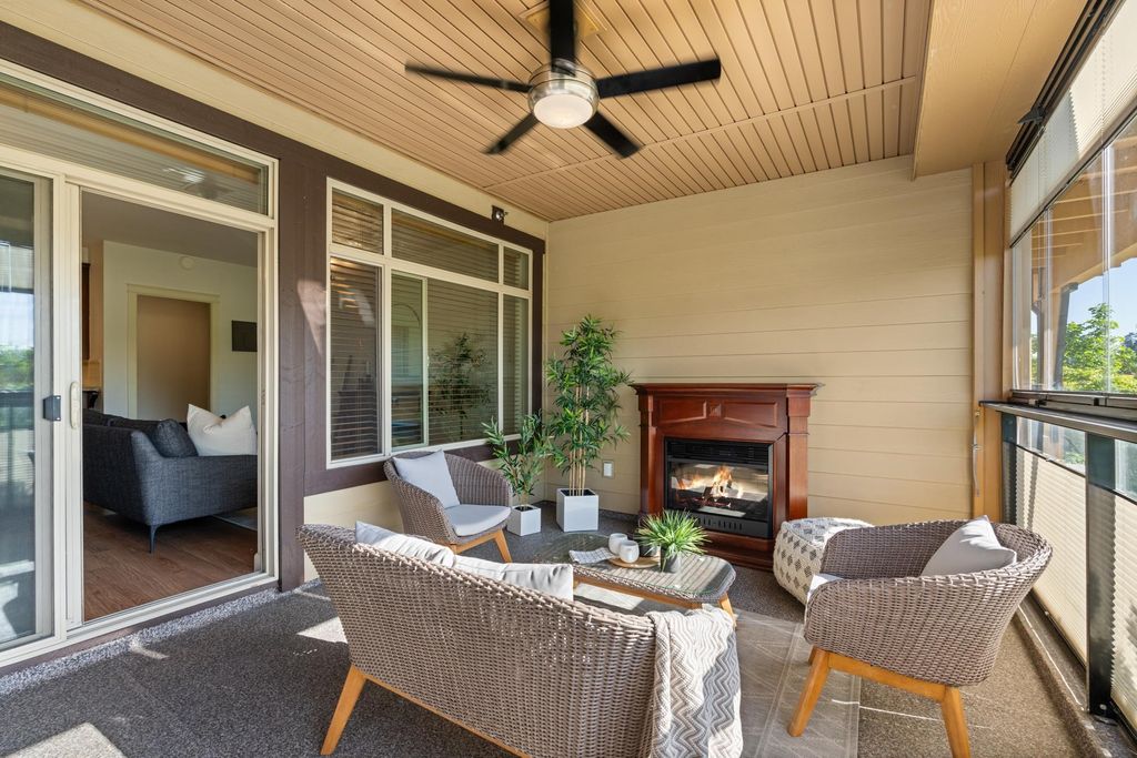 Photo of 2860 Trethewey Street #202, Abbotsford, BC V2T 0G5 (MLS # R3120298)