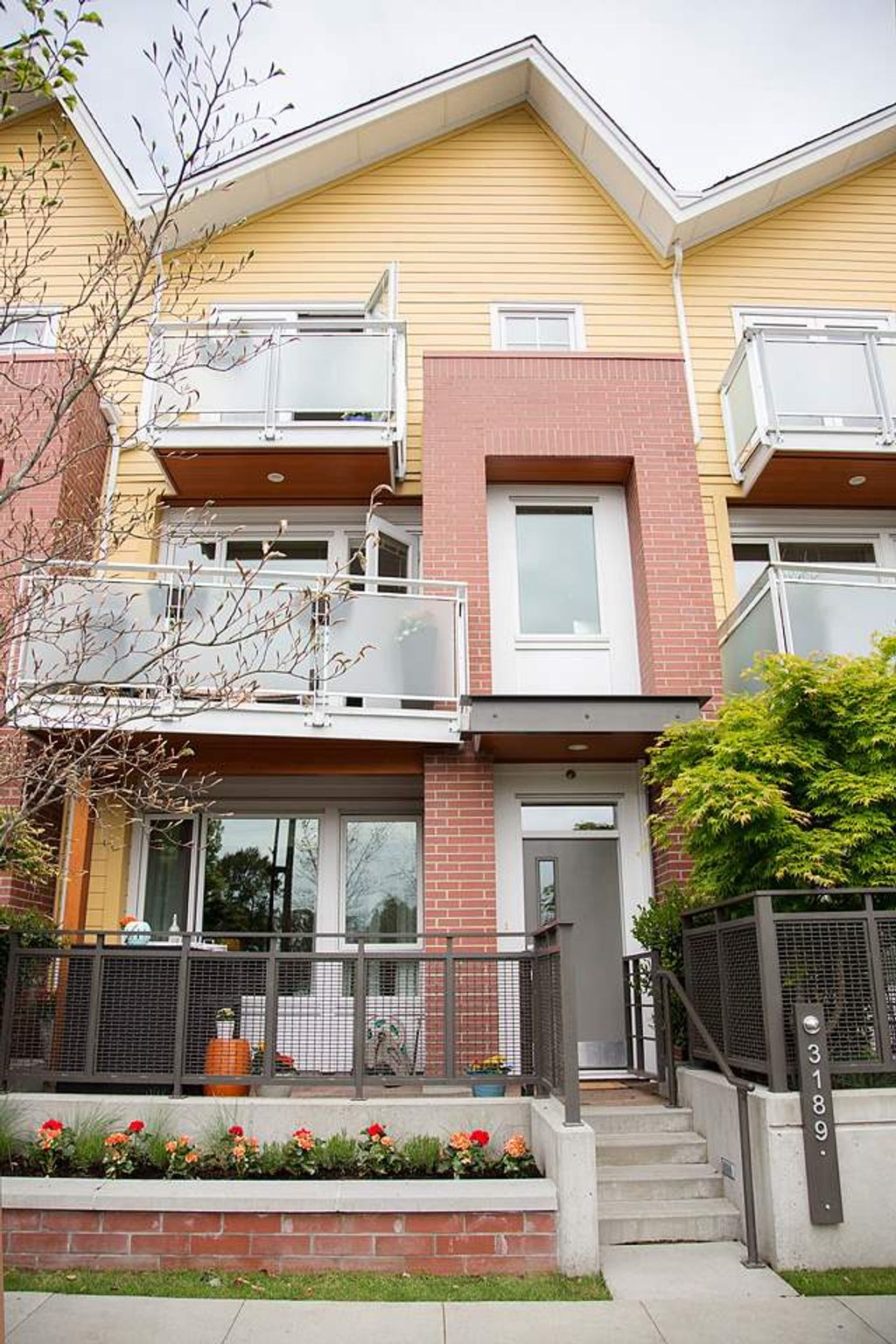 listing image 1107753361808889339