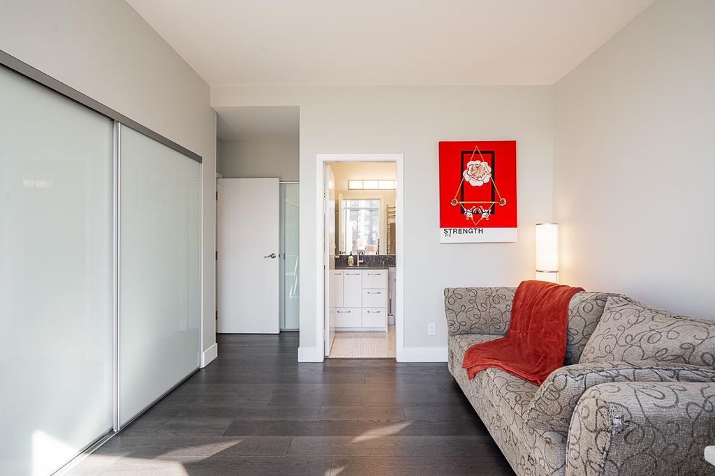 listing image 1102013943799343009