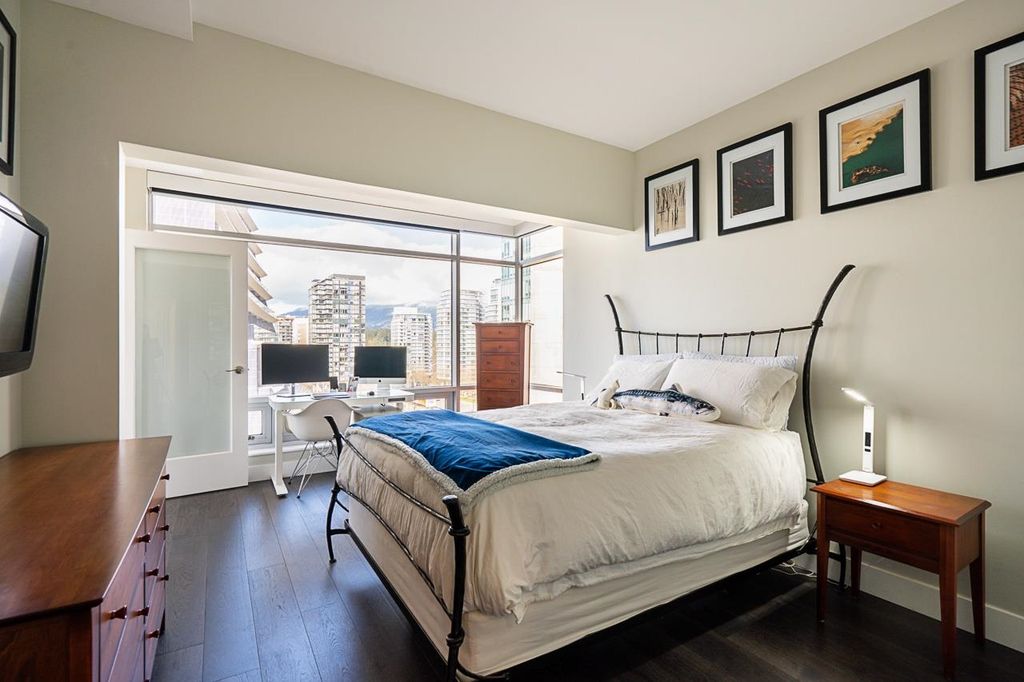 listing image 1108348994788239265
