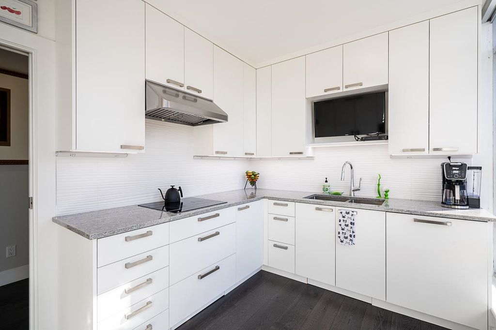 listing image 1106175703306406059