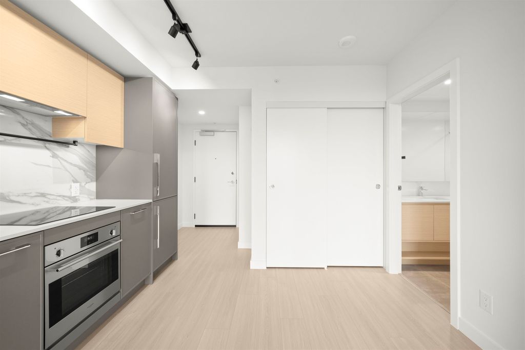 listing image 1109995485548823483