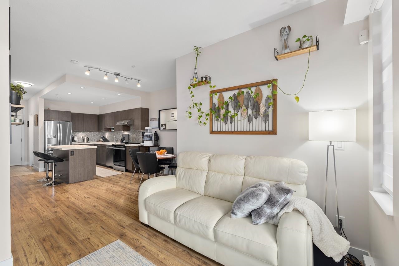 963 Charland Avenue 2102