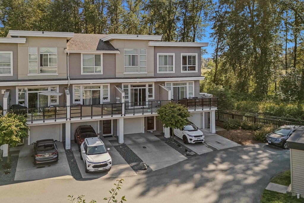 Photo of 8413 Midtown Way #9, Chilliwack, BC V2P 0G7 (MLS # R3148433)