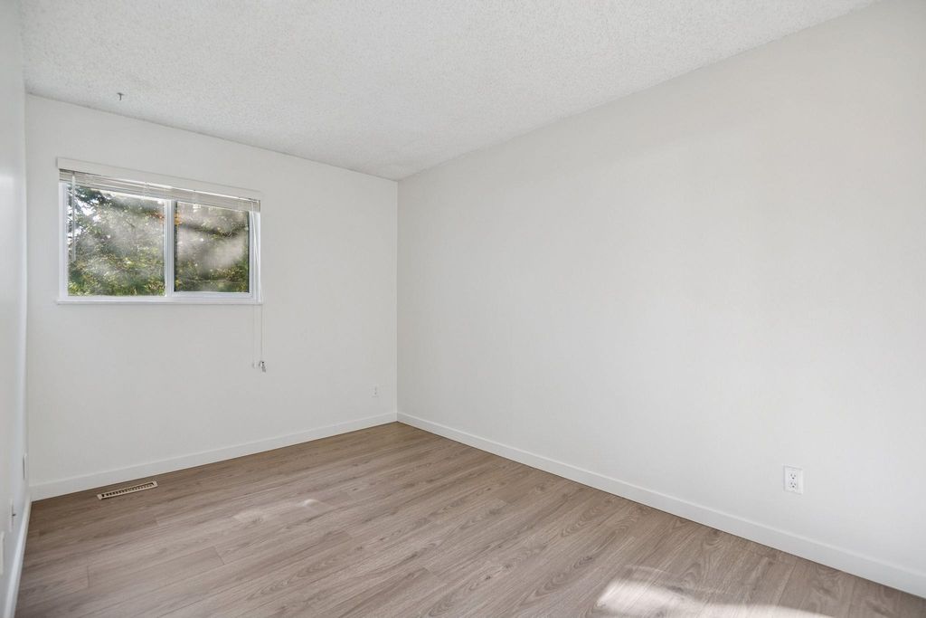 listing image 1109200323062731087