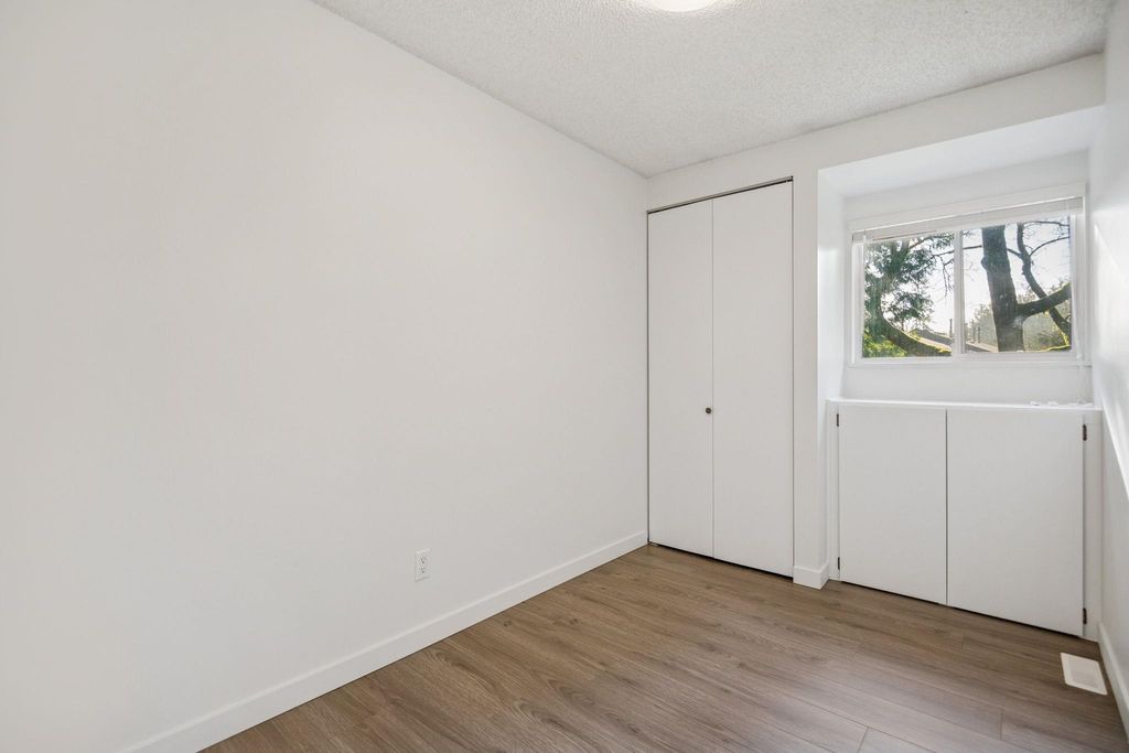 listing image 1107929810650202291