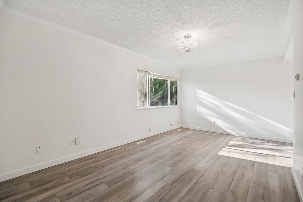 listing image 1106374584628980068