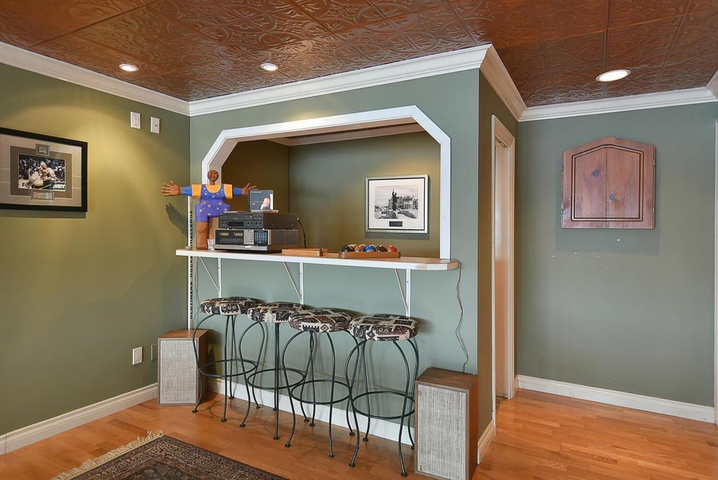 listing image 1105794419163283443