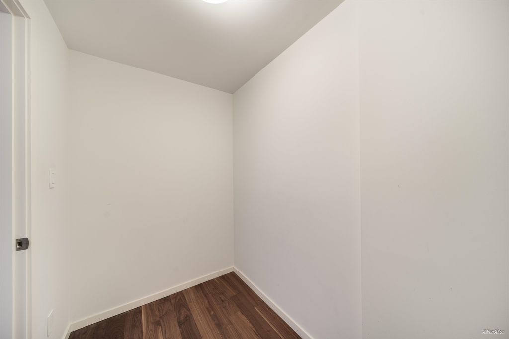 listing image 1107715269891992958