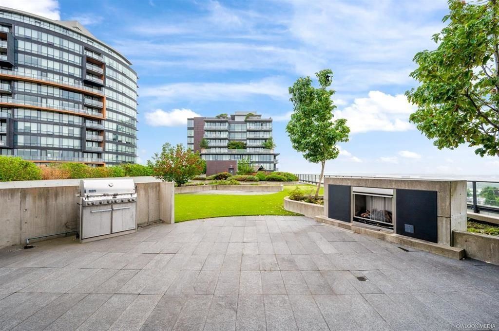 listing image 1101458867360895933