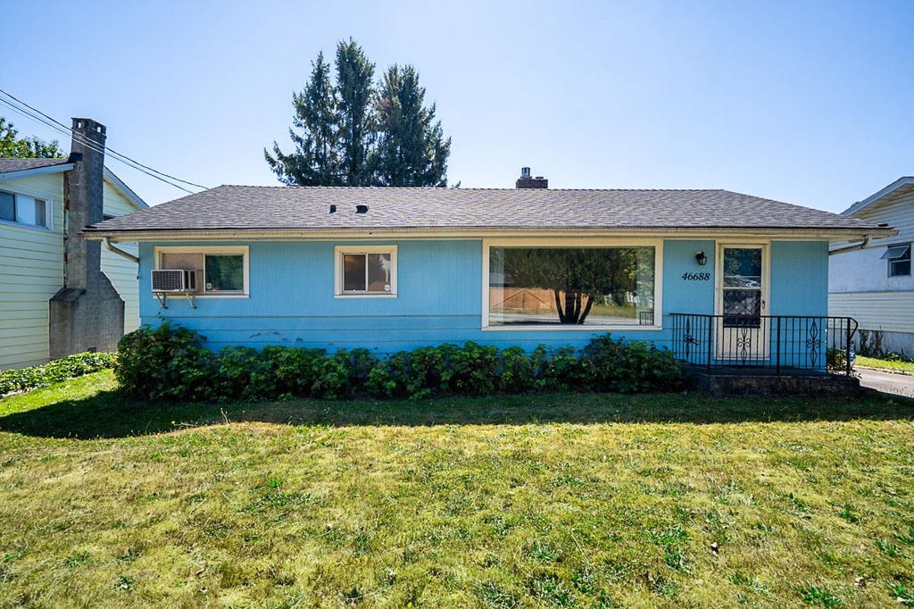 Photo of 46688 Portage Avenue, Chilliwack, BC V2P 3G5 (MLS # R3152875)