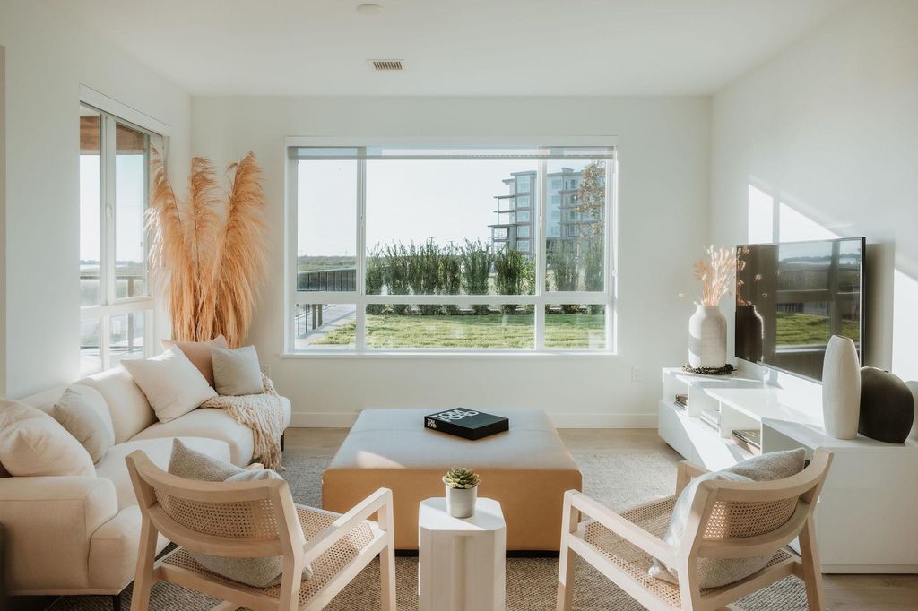 listing image 1106359783202260420