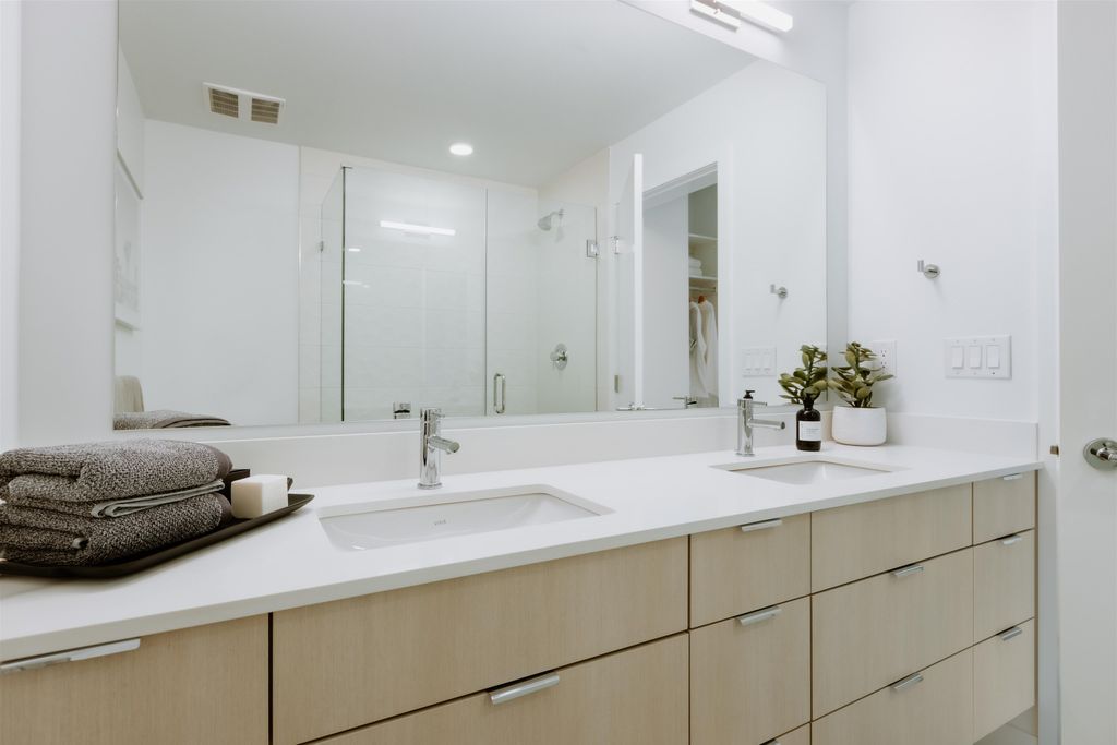 listing image 1101847658611833422