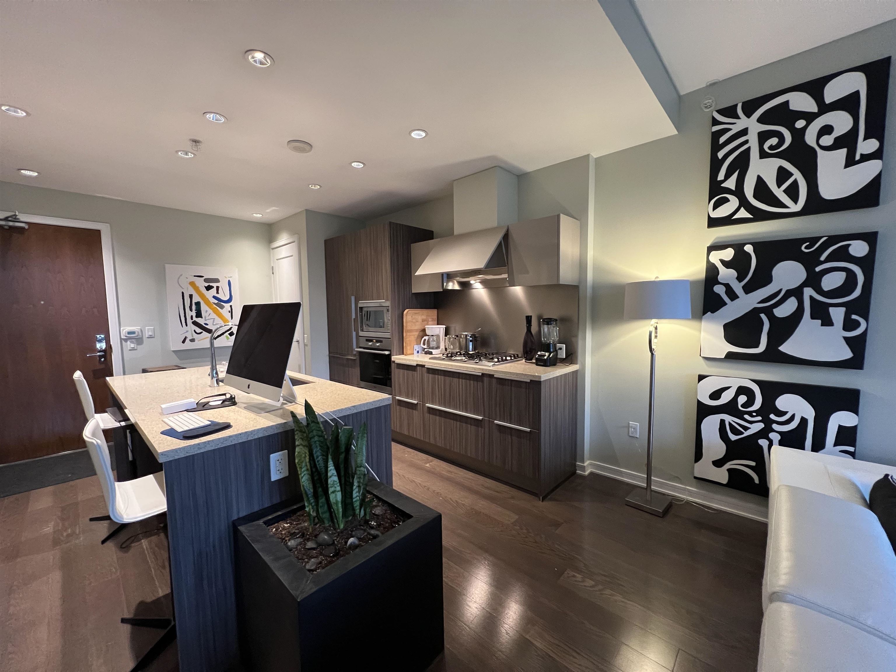 1618 Columbia Street