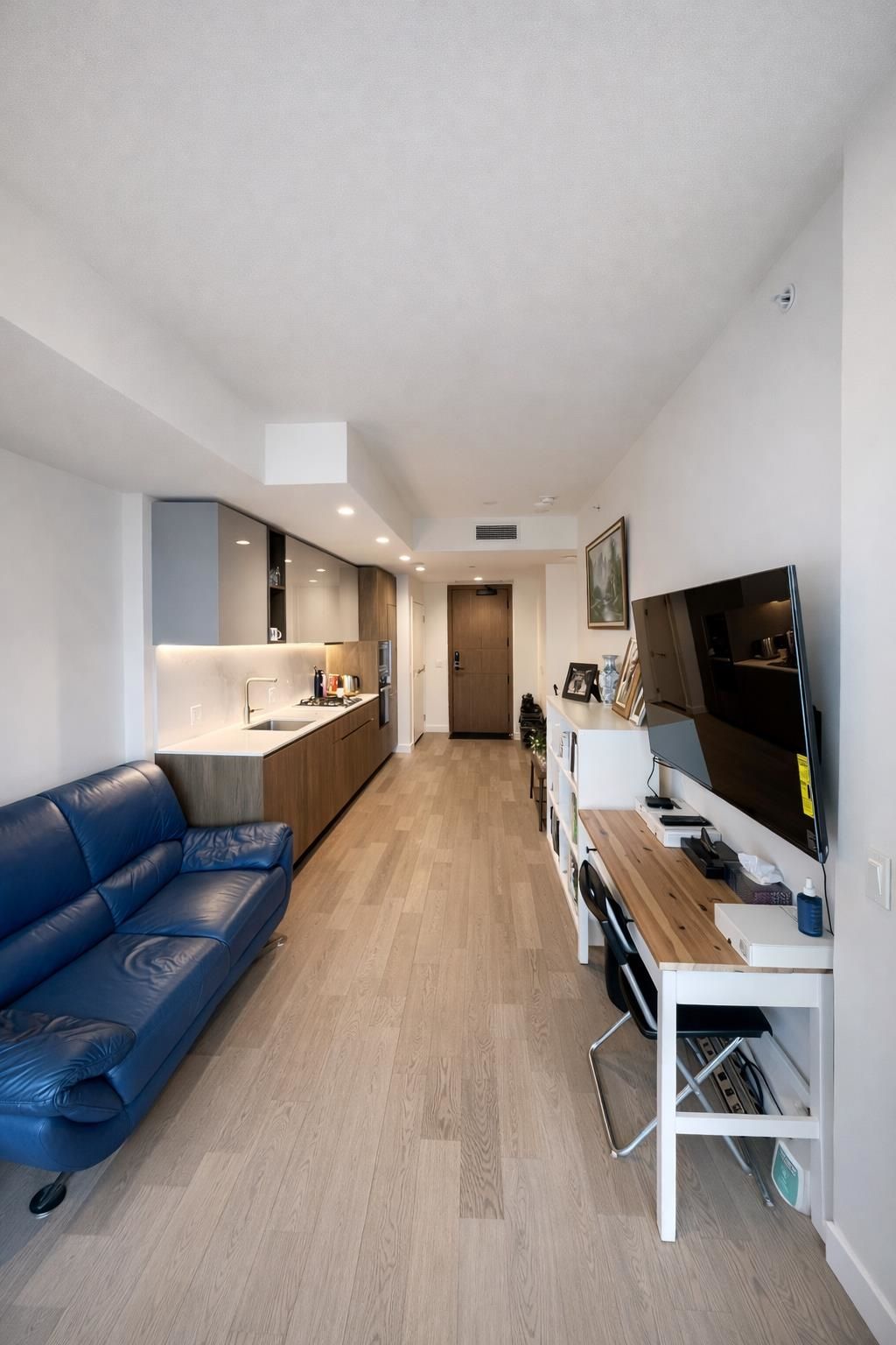 listing image 1104703509067371204