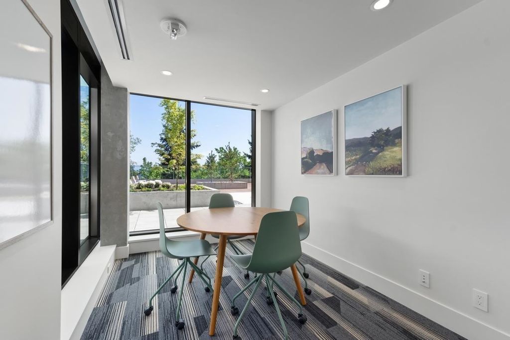 listing image 1103902675006658172