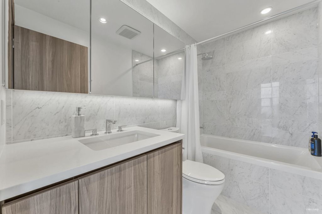 listing image 1109557381670840372