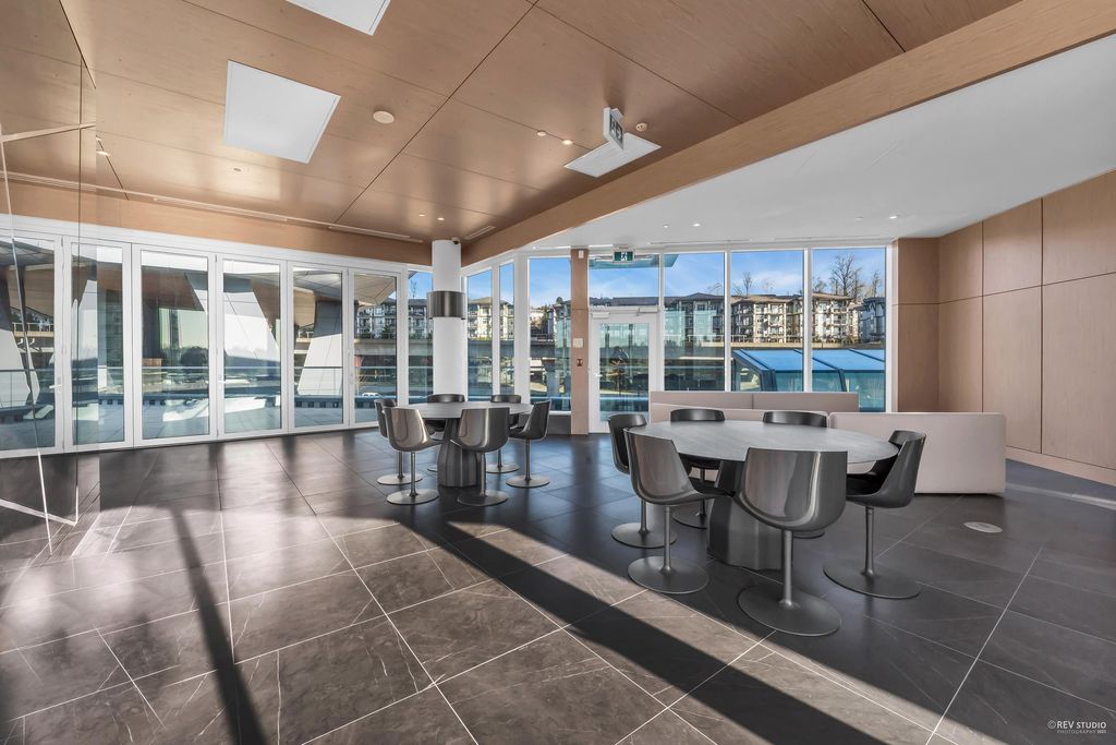 listing image 1104688325865636382