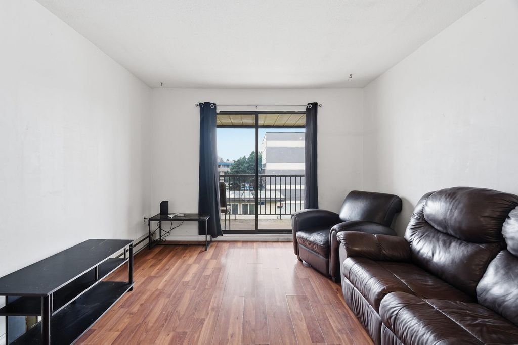 Photo of 45744 Spadina Avenue #309, Chilliwack, BC V2P 1T6 (MLS # R3133830)
