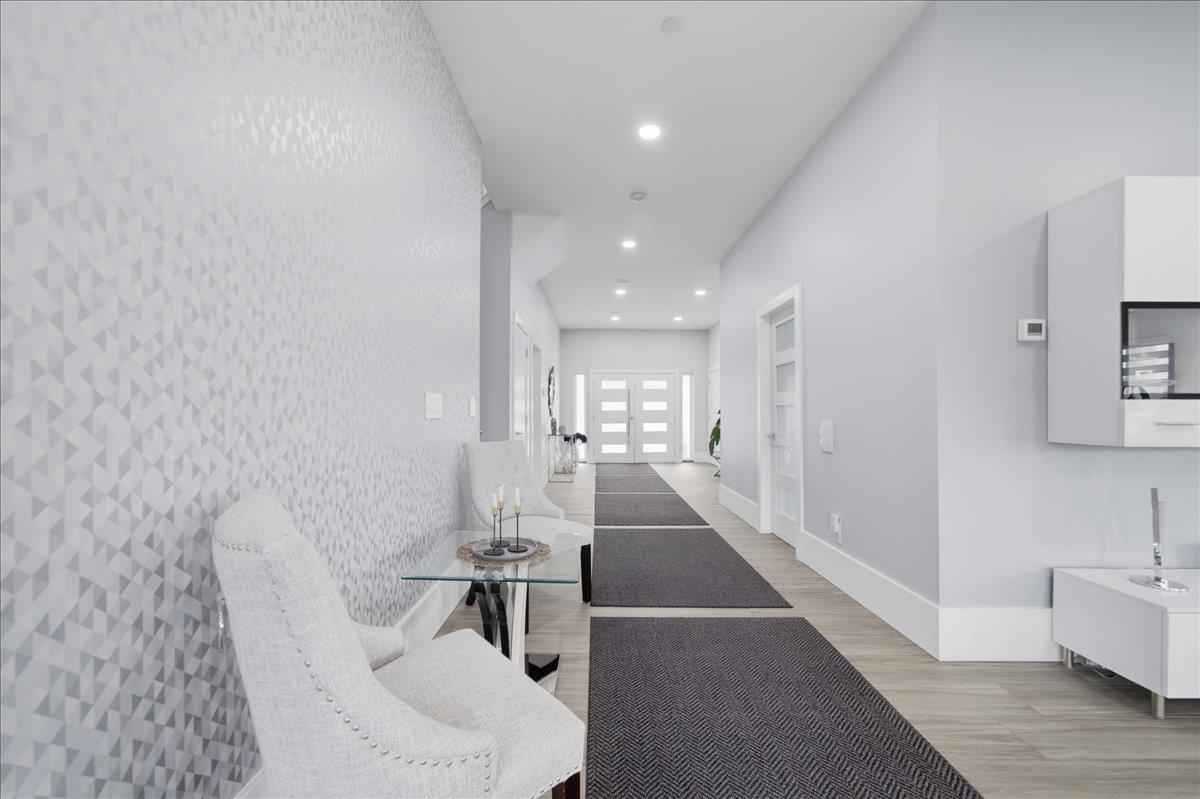 25507 Bosonworth Avenue