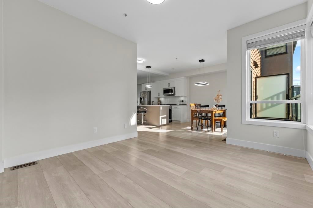Photo of 19631 55a Avenue #32, Langley, BC V3A 3X1 (MLS # R3167004)