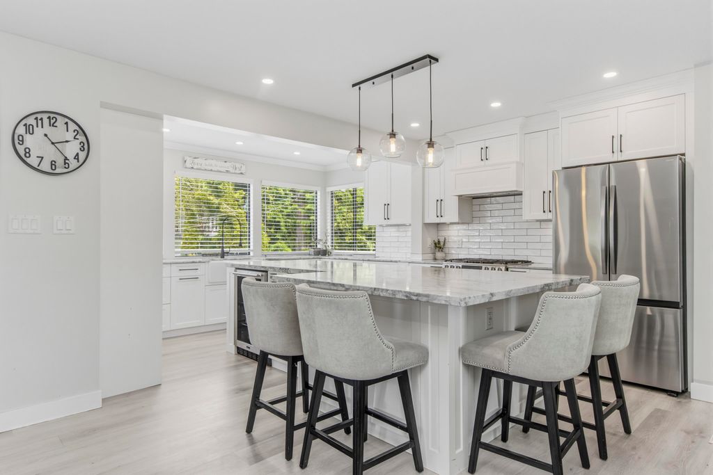 listing image 1107331491480414820