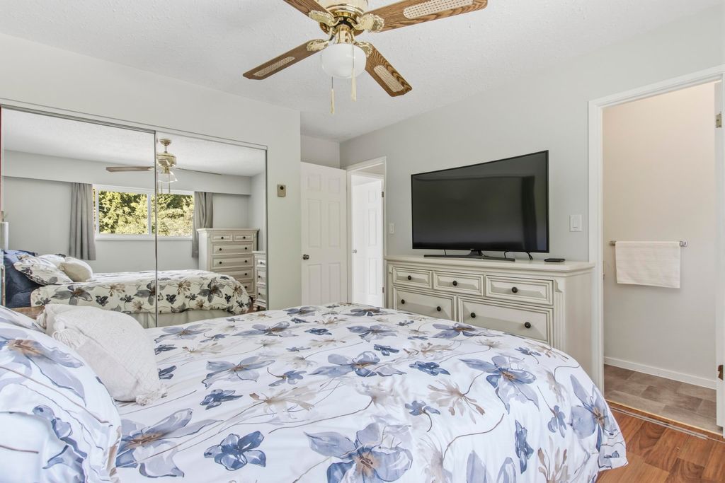 listing image 1106848063469882310