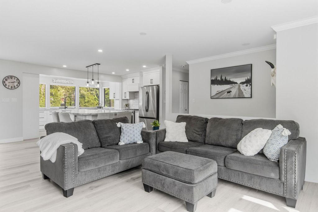 listing image 1100768378044688351