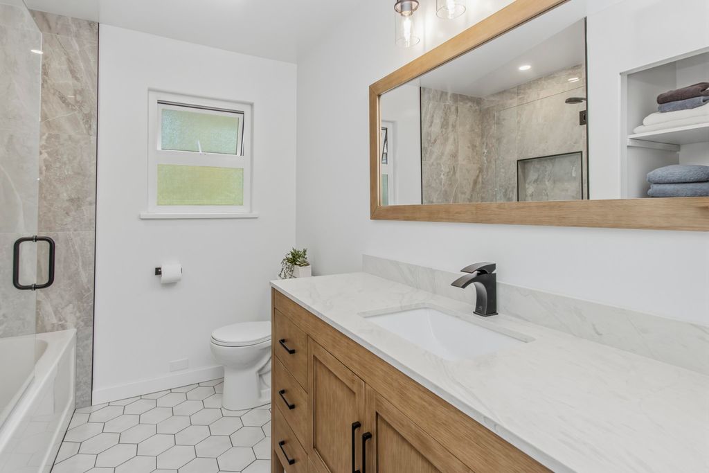 listing image 1103550310334818554