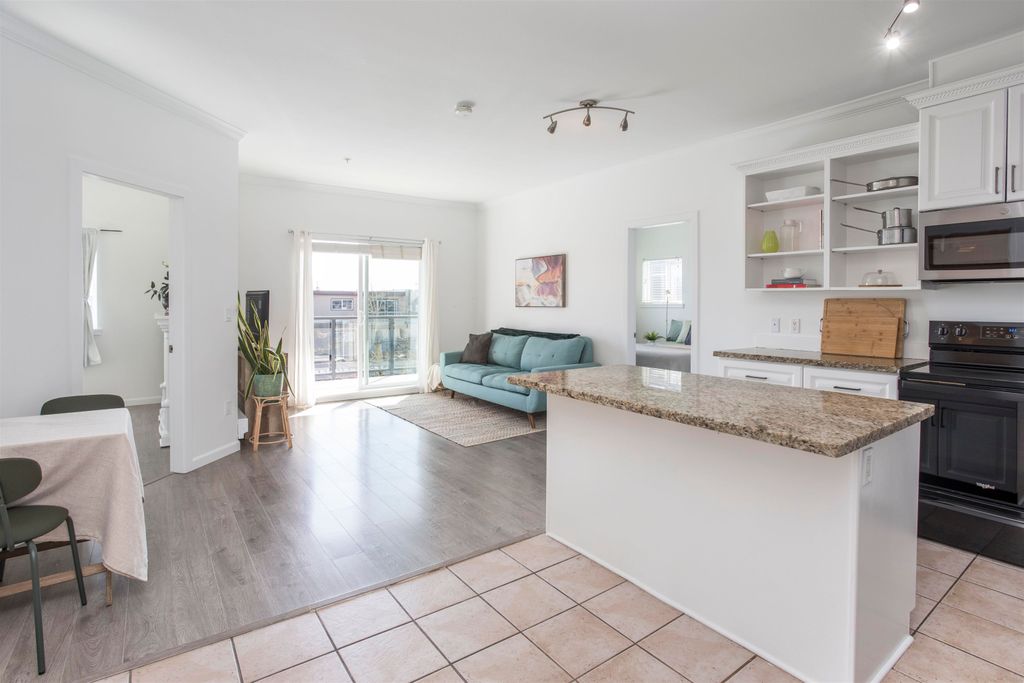 Photo of 22363 Selkirk Avenue #302, Maple Ridge, BC V2X 2X6 (MLS # R3107284)