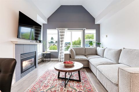 1558 Grant Avenue 402 Port Coquitlam BC V3B 1P2